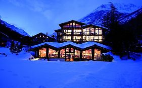 Hotel Wellness Spa Pirmin Zurbriggen  4*